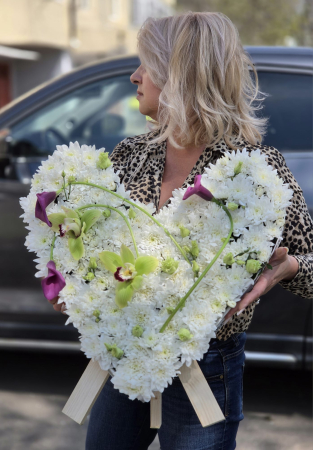 Coroană funerară inimă albă flori naturale livrare rapidă Iași [2]