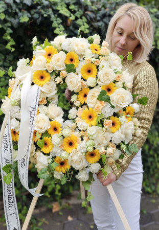 coroana-funerara-lumina-eterna-alb-galben-iasi [2]