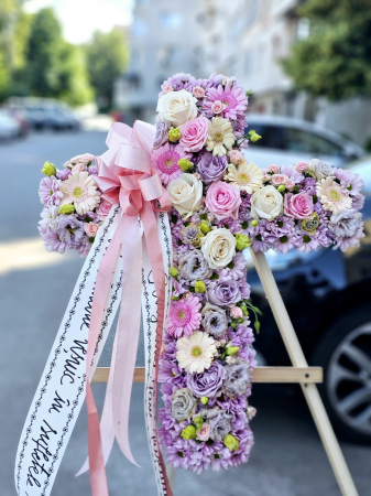 cruce funerara luxury pastel trandafiri flori mixte iasi [3]