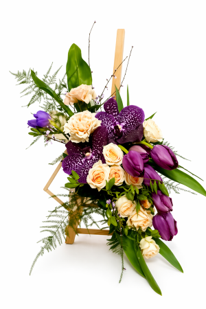 Buchete flori - Șevalet cu flori Iași – aranjament floral artistic