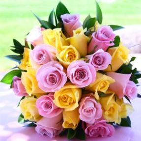 Buchete flori - Buchet din trandafiri multicolori