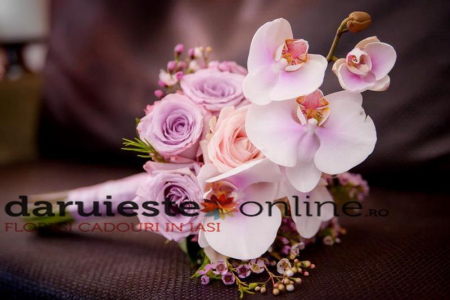 Nunta - Buchet mireasa trandafiri phalaenopsis si vax flower