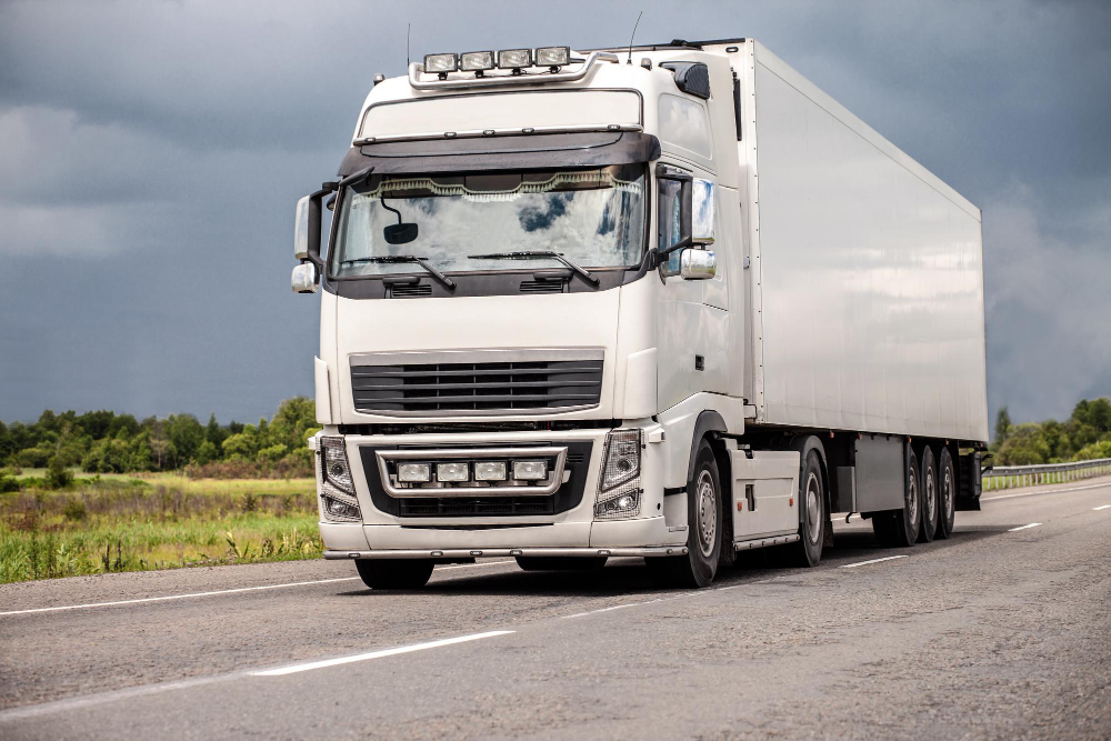 Accesorii compatibile cu bullbar: proiectoare, bare LED și suporturi suplimentare