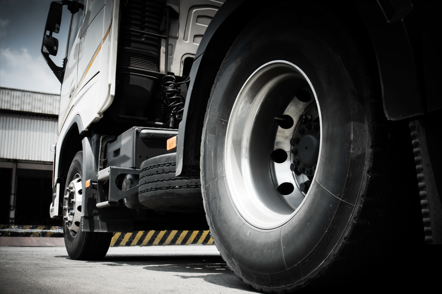 Ghid complet pentru intretinerea jantelor de camion – sfaturi si produse utile