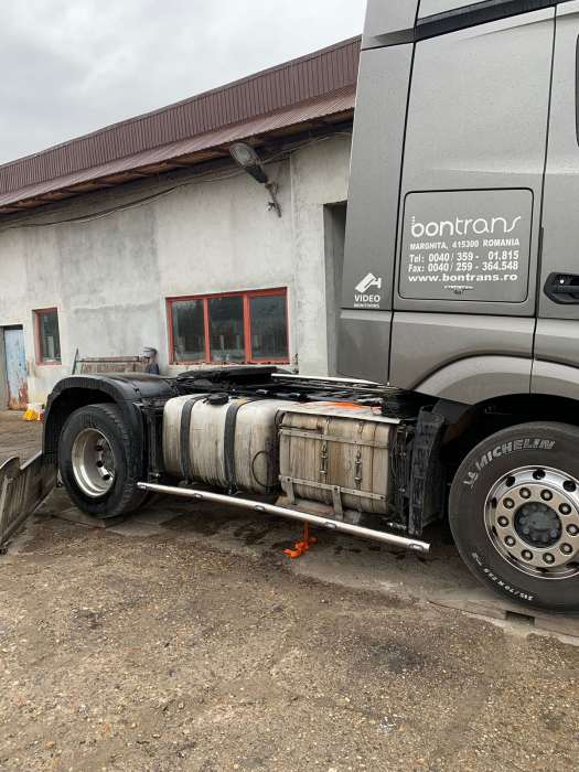 Bara leduri sub laterale, fuste, rezervoare, Actros MP4 - DAUTO MBSB01 [6]