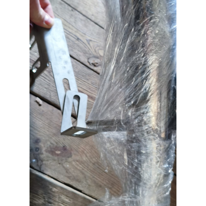 Bara proiectoare, Mercedes Actros GigaSpace prindere la parasolar [2]