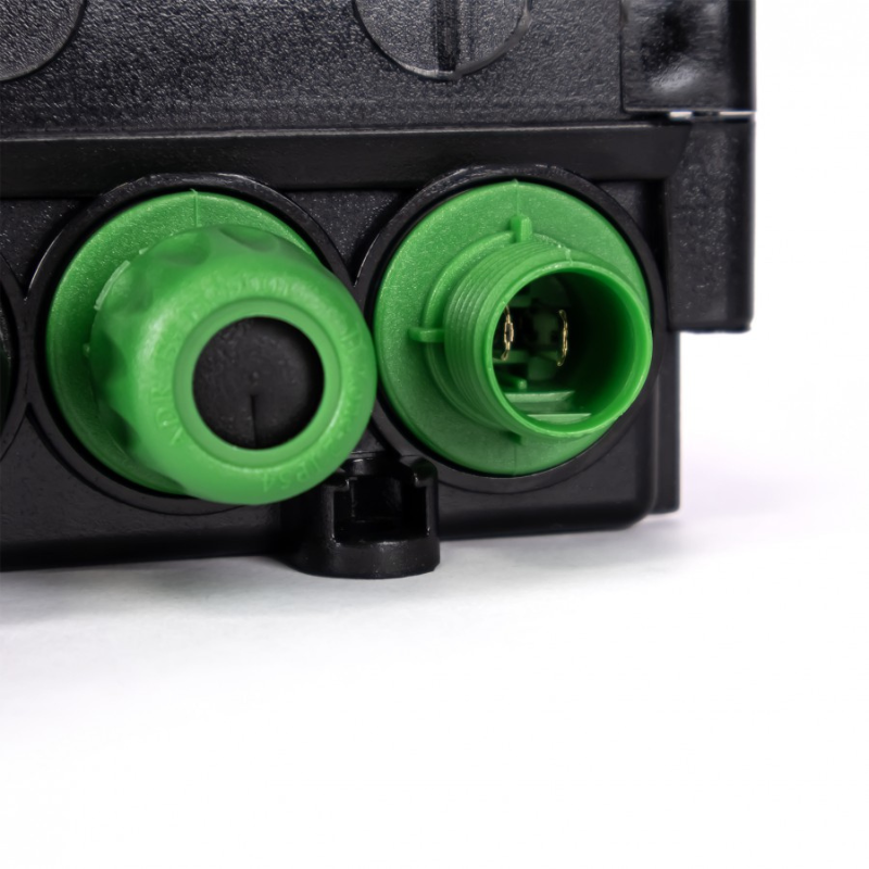 Cutie de 8 conexiuni, pentru distributia si organizarea cablurilor [4]