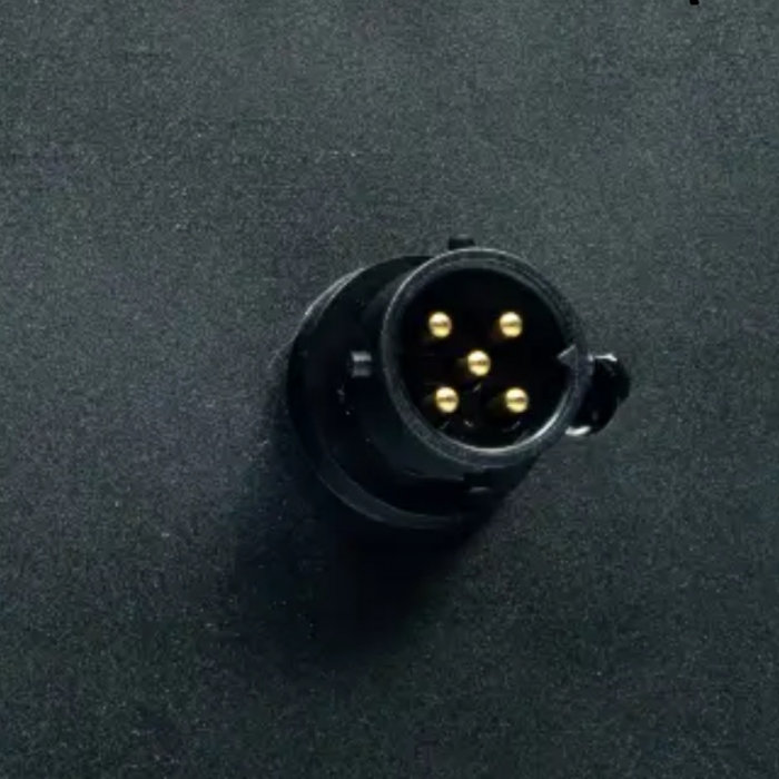 99,5 x 93 x 39,5mm [4]