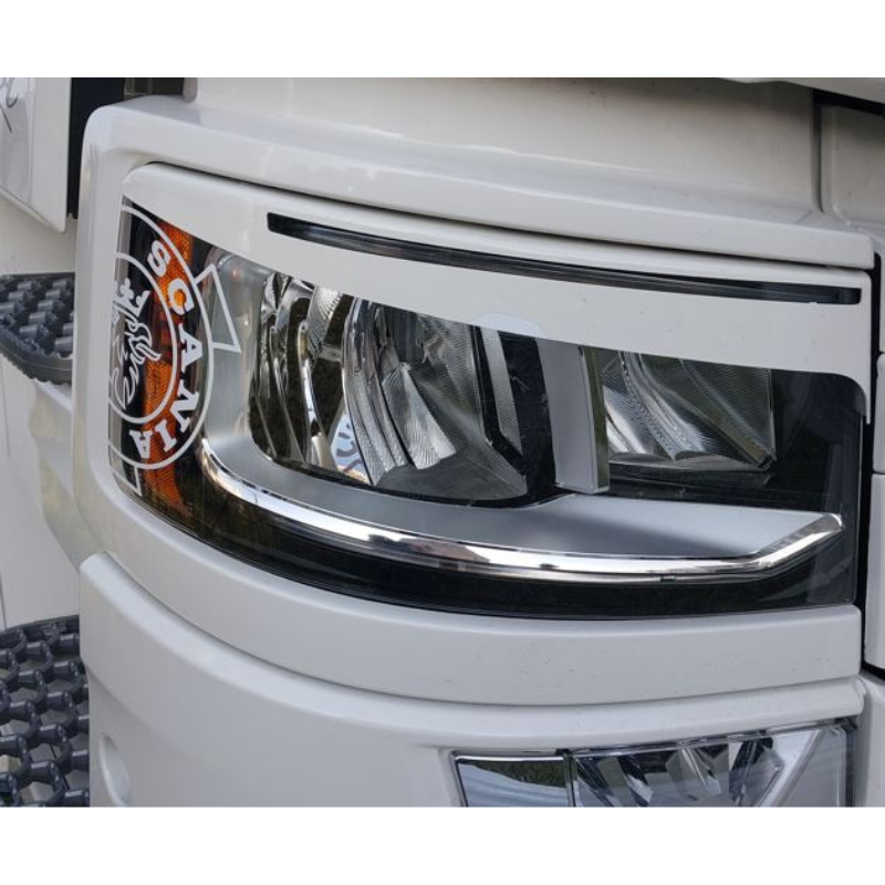 Pleoape far pentru Scania S&R 2016+ cu decupaj pentru pozitie cu LED [7]