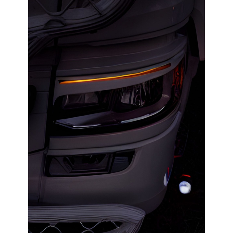 Pleoape far pentru Scania S&R 2016+ cu decupaj pentru pozitie cu LED [3]