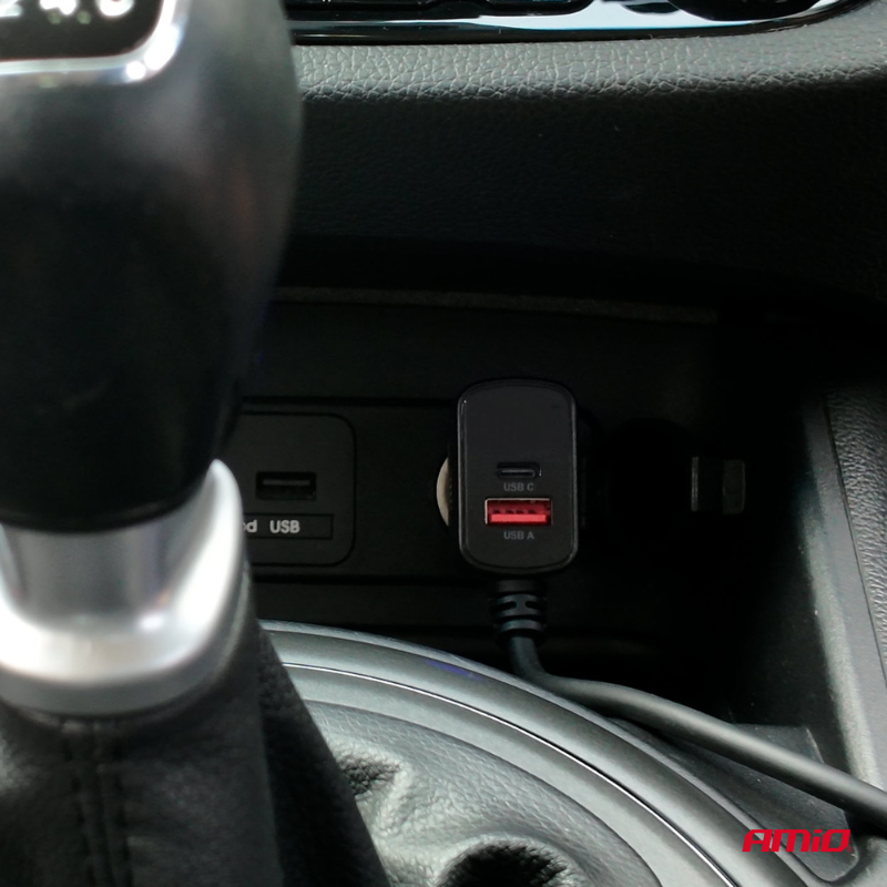 Prelungitor bricheta auto, 180W cu 4 USB si afisaj LED [4]