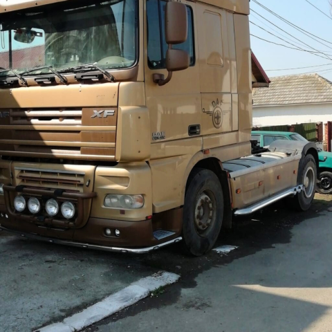 Bullbare, Suporti lumini camioane - Bara leduri sub masca fata, Daf XF 105, 9 x LED-uri
