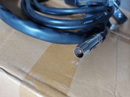 Invertor/Aparat de sudura DDT-2004, cu rola sarma MIG/MMA DDT PROFESSIONAL, 230 V, 20-300 A curent, 0.8-1.0 mm diametru sarma de sudura, 1.6-4 mm diametru electrod de sudura [1]