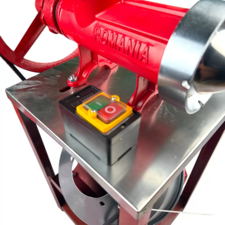 Masina de tocat carne German Meister nr 32 cu motor 1,3kw, palnie pentru carne si carnati 300 kg/h, buton start stop [3]