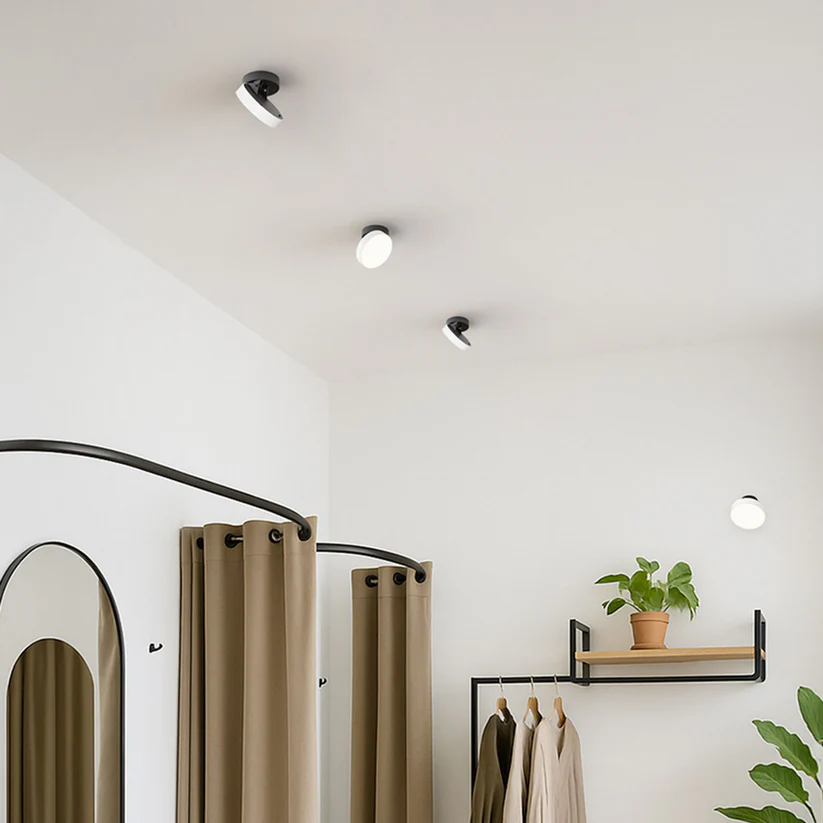 ARETHA MONTAT PE SUPRAFAȚĂ - spot luminos [3]