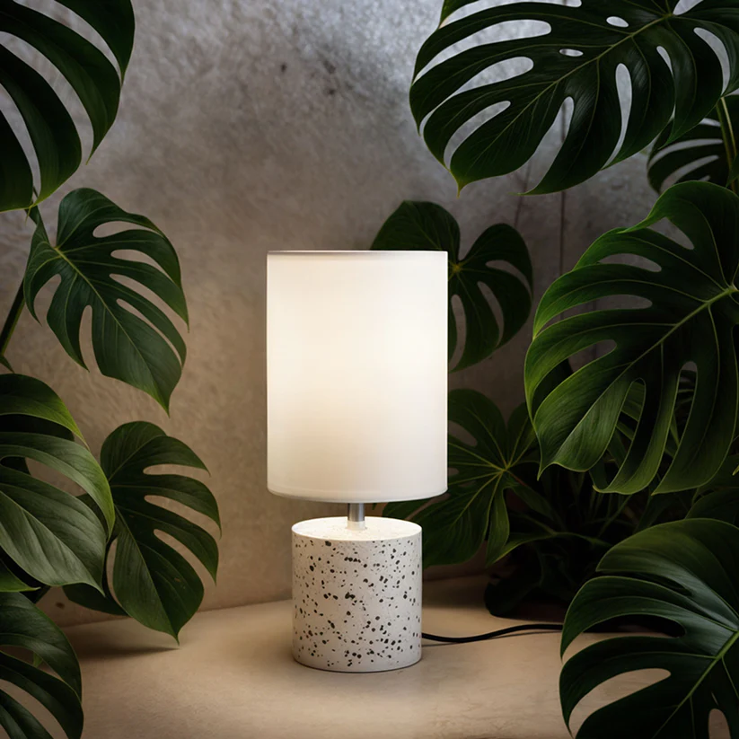 CAMINO DE MASĂ CU ABAJUR [2]