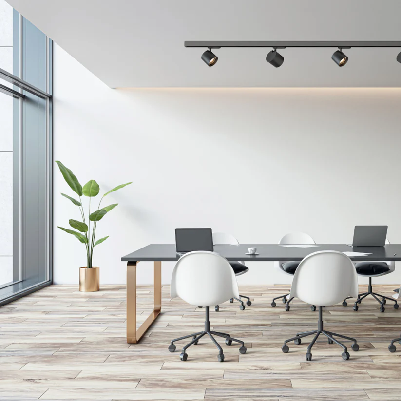 Spot LED cilindric pentru șinele cu 3 circuite. [6]