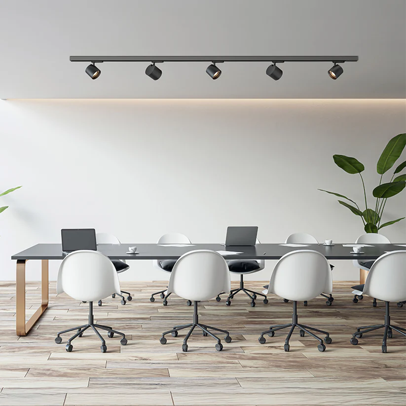 Spot LED cilindric pentru șinele cu 3 circuite. [5]