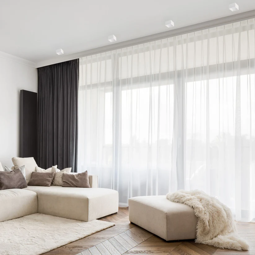 LOKA SQ MONTAT PE TAVAN [2]