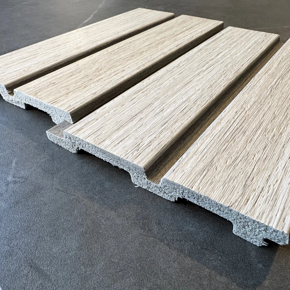 Riflaj decorativ bej texturat - 2900 mm × 122 mm × 12 mm [2]