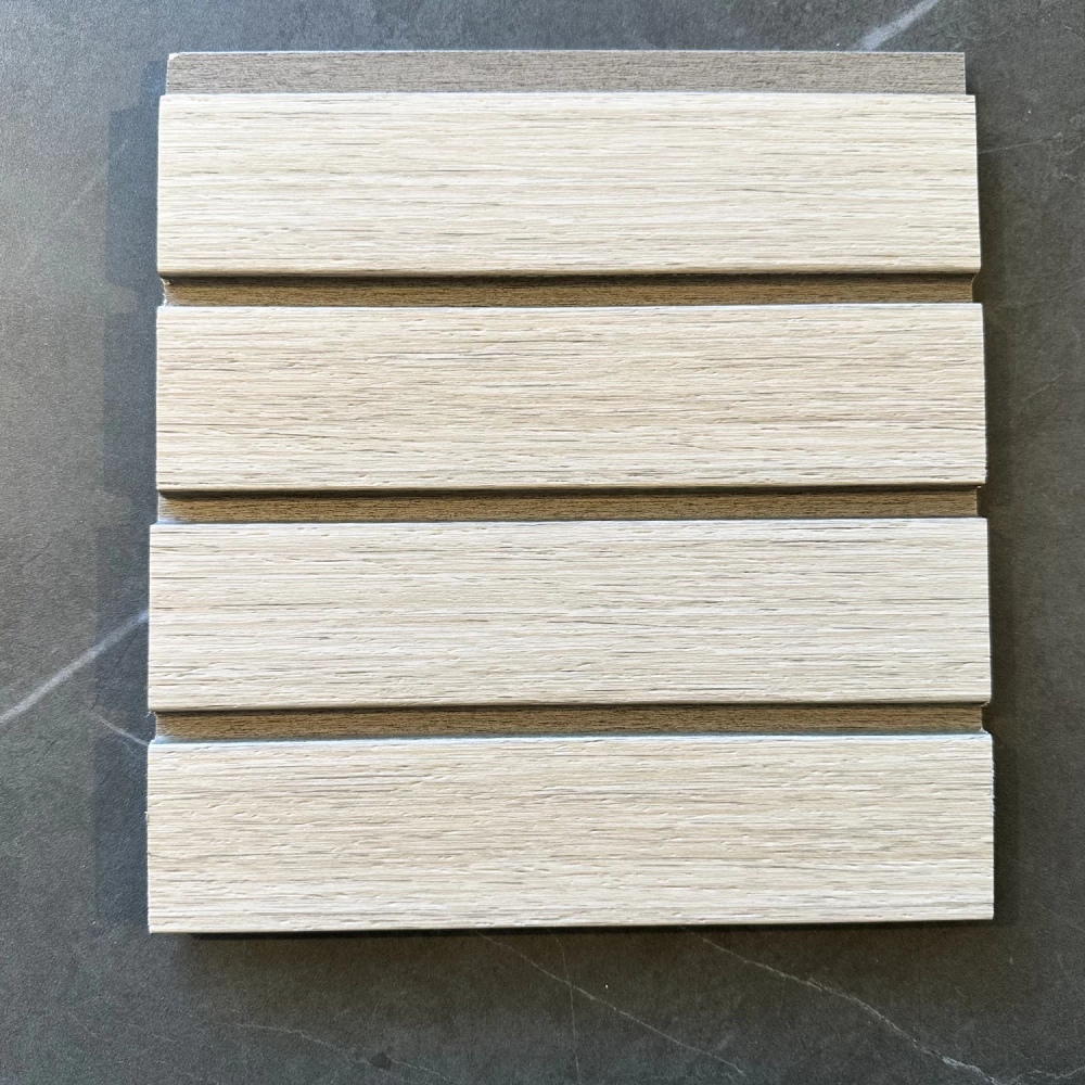DECORATIUNI PERETE - Riflaj decorativ bej texturat - 2900 mm × 122 mm × 12 mm