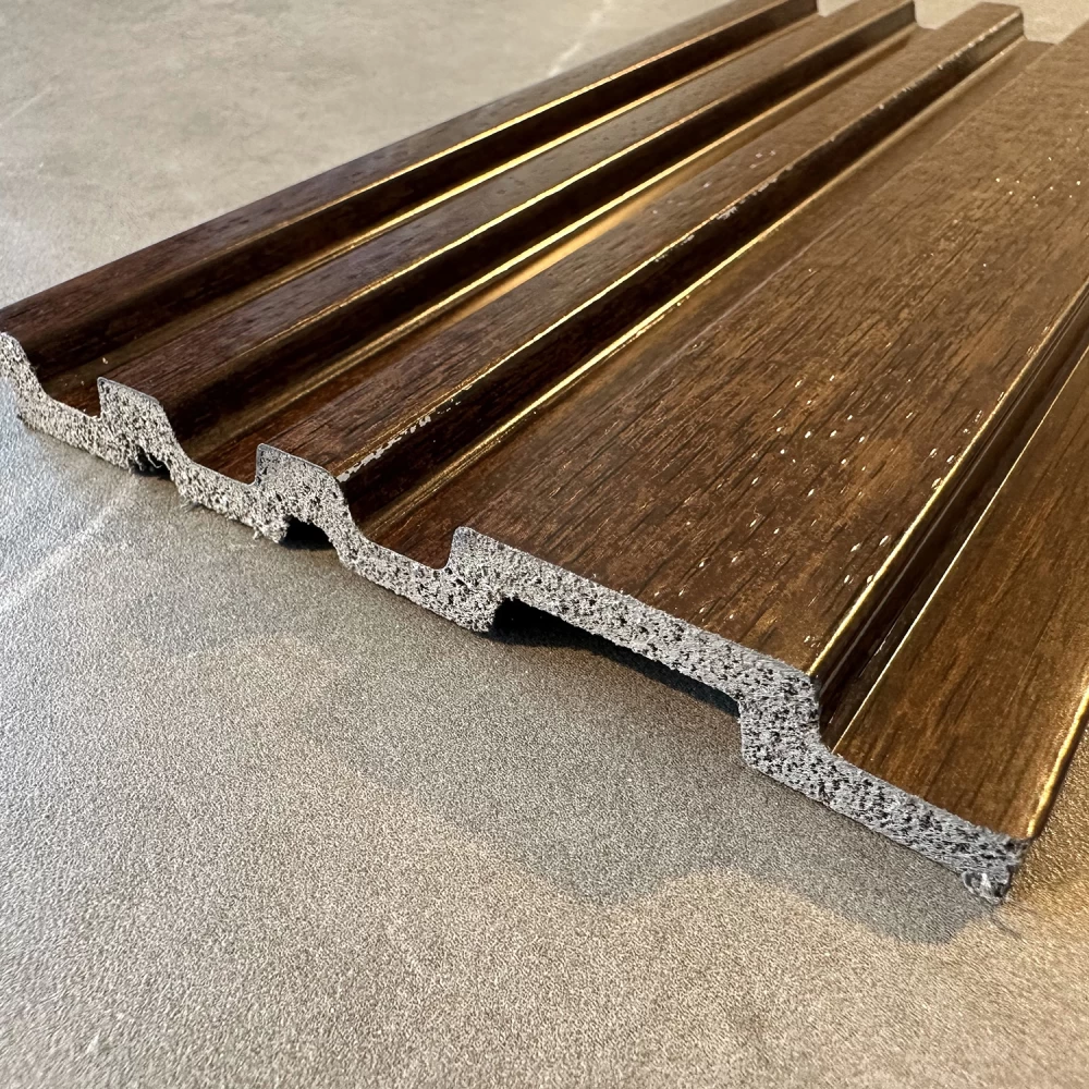 Riflaj decorativ duropolimer 121 mm - 2900 mm × 121 mm × 11.5 mm [1]