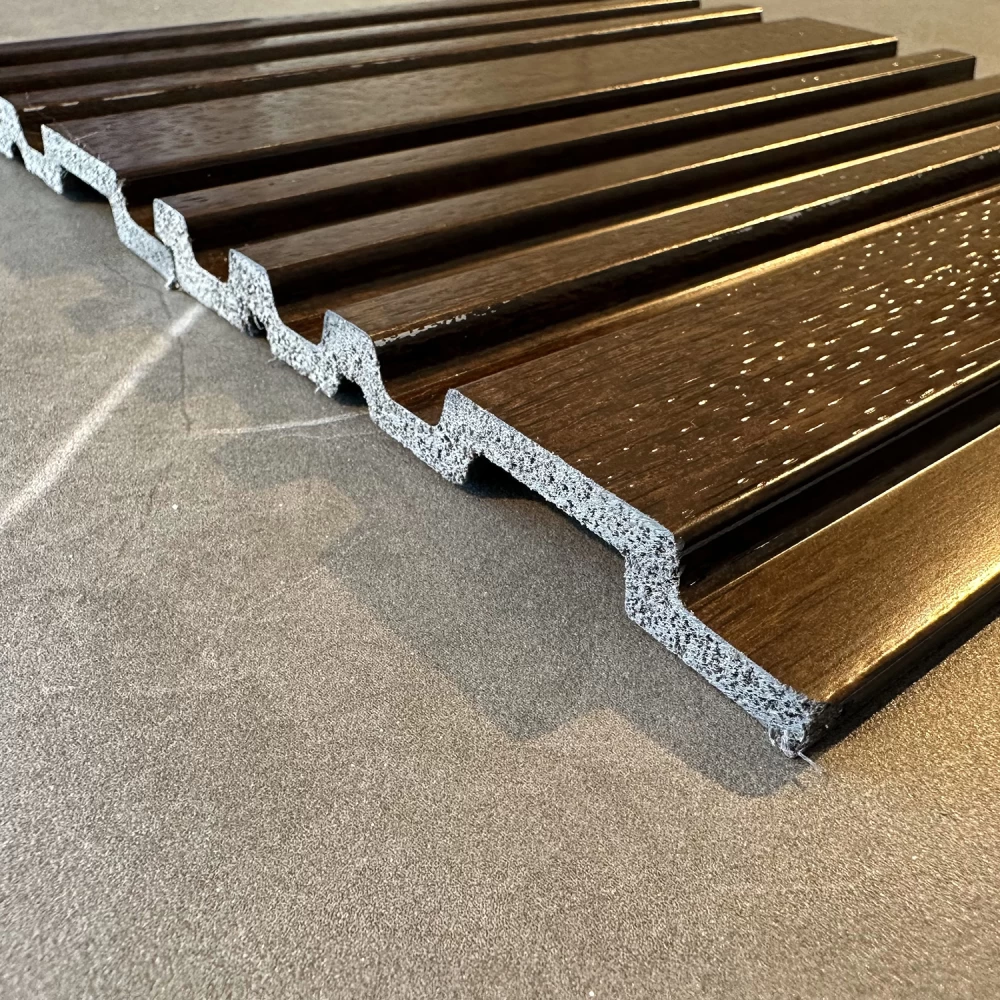Riflaj decorativ duropolimer 121 mm - 2900 mm × 121 mm × 11.5 mm [3]