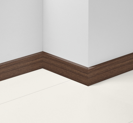 Plinta cu furnir natural - Walnut D001