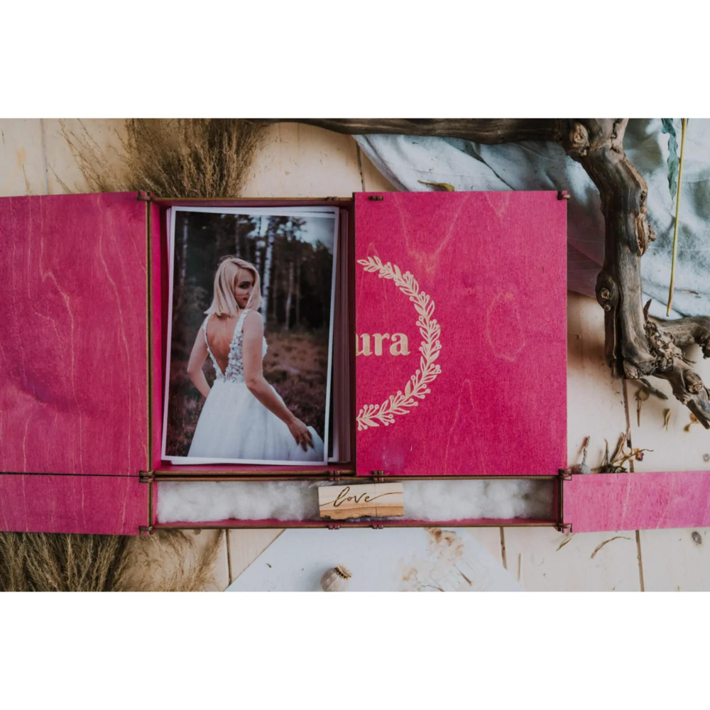 Cutie personalizata din lemn pentru 200 poze si stick USB - 24x24x3.5CM [7]