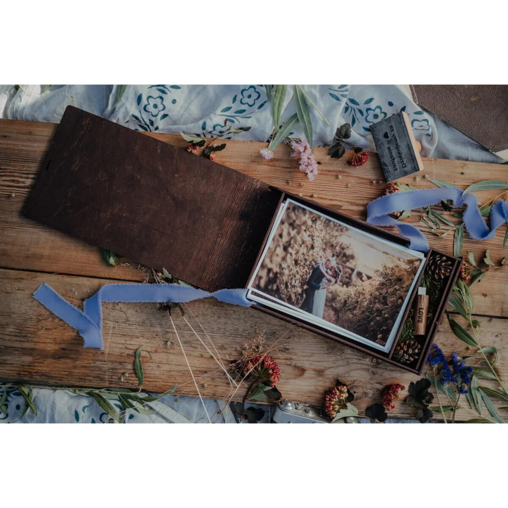 Cutie din lemn pentru stick si poze, personalizata, tip carte - 25x13x3.5CM [3]