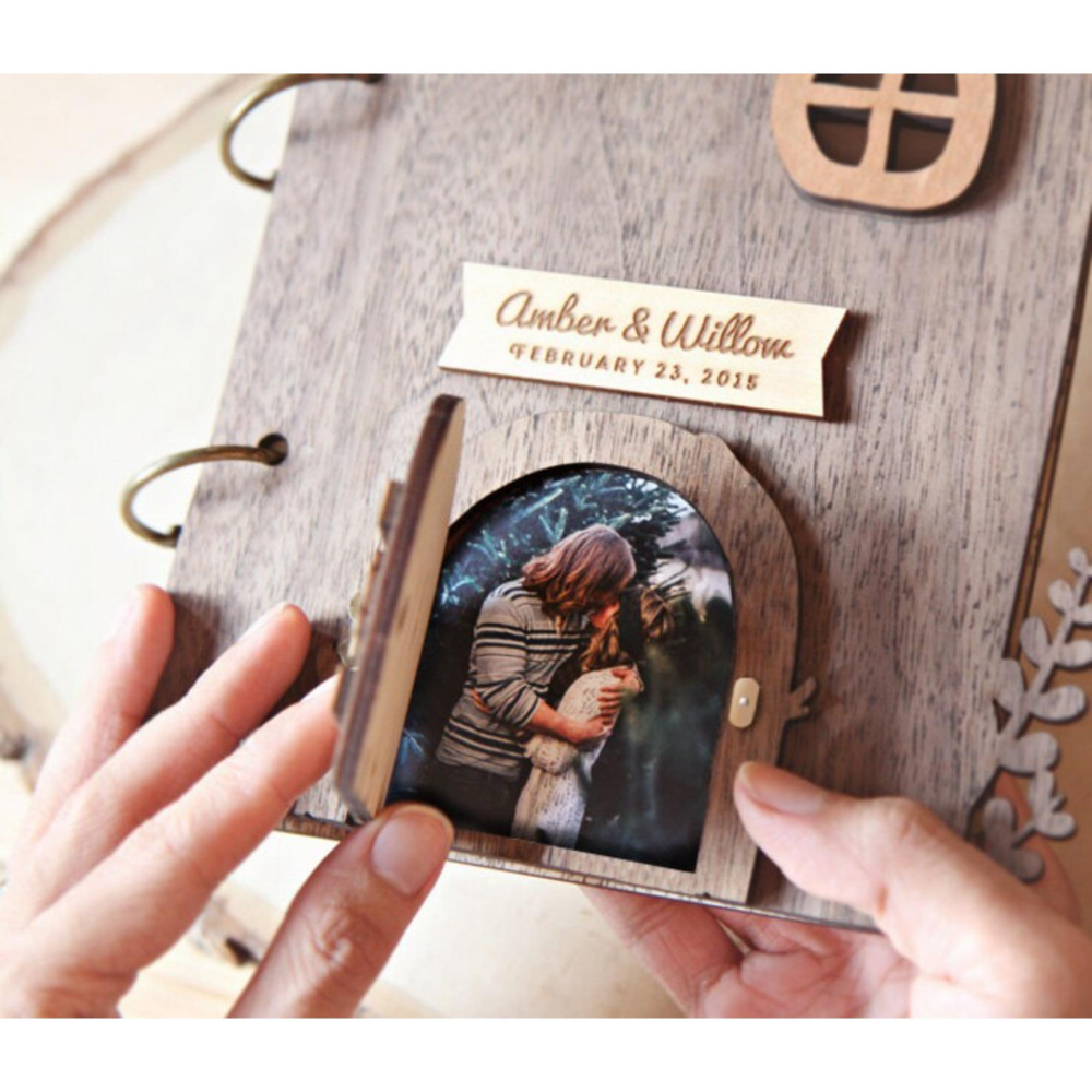 Guestbook nunta din lemn personalizat - model casuta din copac [2]
