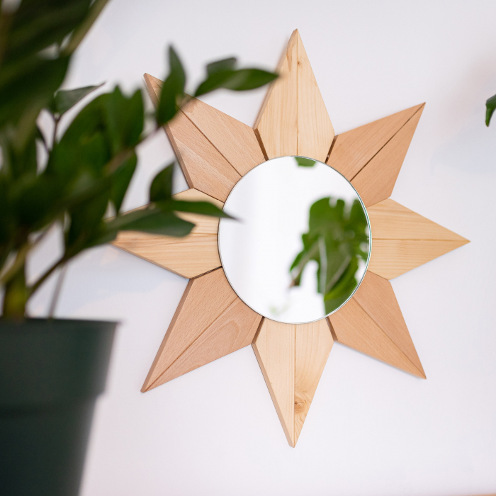 Oglindă decorativă "Floarea Soarelui" cu ramă din lemn masiv [1]