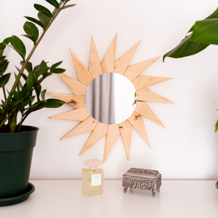Oglindă decorativă "Sora Soarelui" cu ramă din lemn masiv [2]