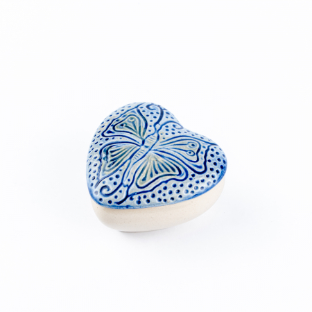 Cutiuță bijuterii din ceramică, inimă albastră, detaliu fluture [2]
