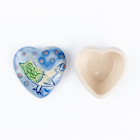 Cutiuță bijuterii din ceramică, inimă albastră, detaliu pasăre [3]