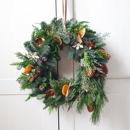 Decorațiuni pentru Sărbători - Coronita decorativa Craciun cca 40 cm- brad nobil natural , conuri, portocale s.a.