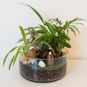 Terarii in vas de sticla - Terariu în vas de sticlă cu figurine din ceramică "Poveste mioritică" DecoTerrarium