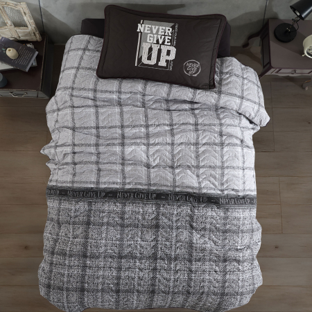 Pucioasa - Cuvertura de pat Clasy-matlasata o persoana (NEVER GIVE UP)