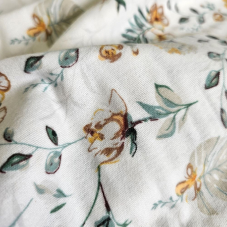 Material textil finet, 240cm, 100% bumbac, Alb cu flori de hibiscus [2]