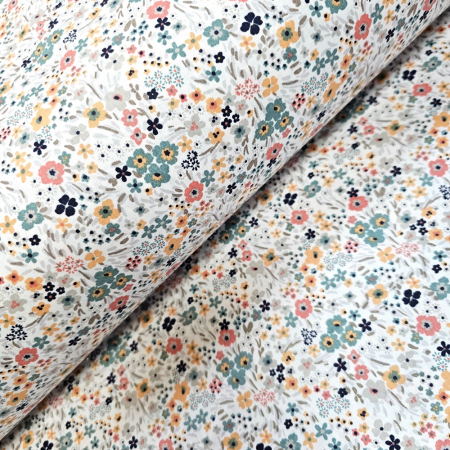 Materiale textile - Material textil ranforce, 240cm, bumbac 100%, Alb cu floricele mici multicolore