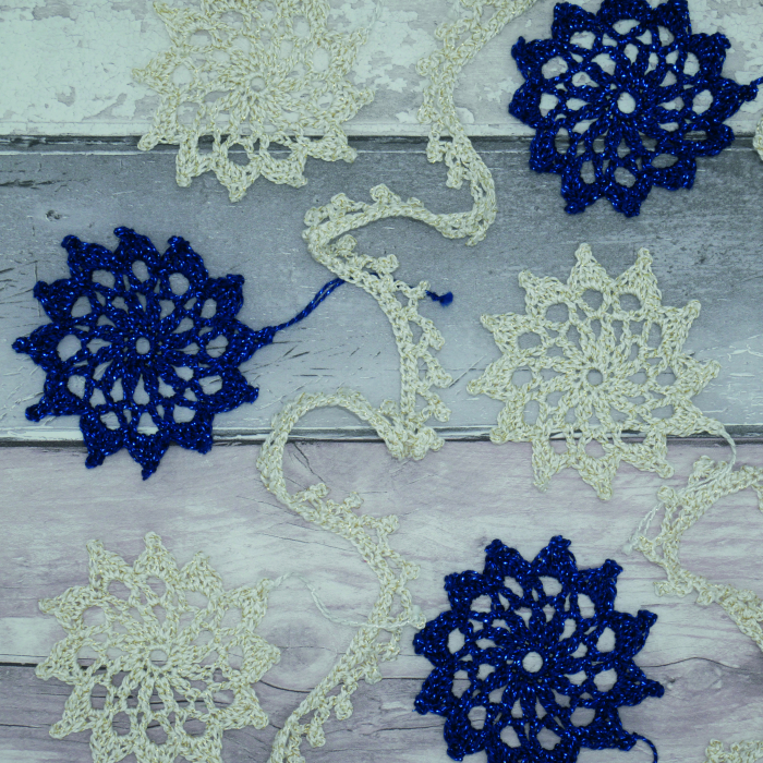 Set creatie accesorii crosetate, Fulgi de nea ghirlanda [2]