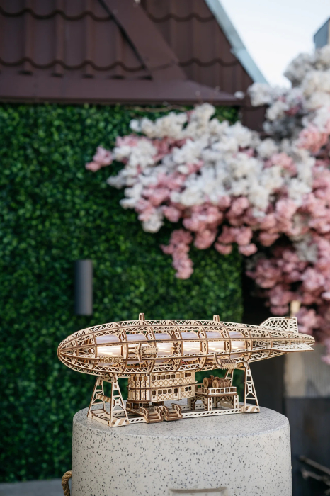 Puzzle 3D, din lemn, electric, Zepelin luminos, 487 piese [6]