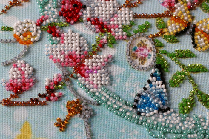 Set broderie cu margele cusute, Simbolurile primaverii, 20x20 cm [5]