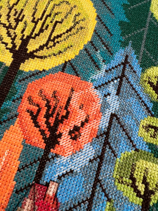 Set broderie in cruciulita, Coliba din padure, 32x41 cm [3]