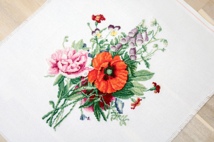 Set de brodat in cruciulita, Buchet cu mac si bujor, 19x25,5 cm [4]