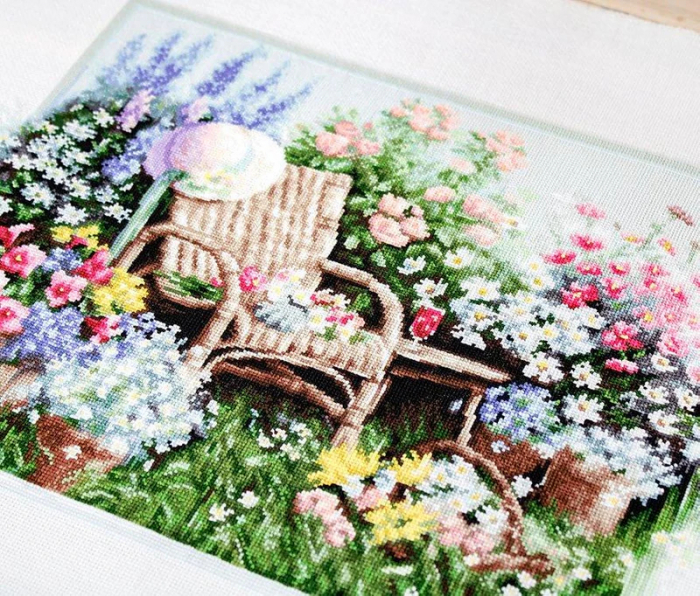 Set de brodat in cruciulita, Gradina infloritoare, 20x26.5 cm [3]