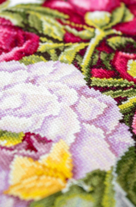 Set de brodat in cruciulita, Buchet de bujori, 20x26.5 cm [9]