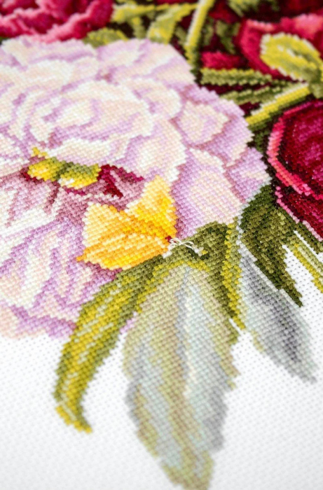 Set de brodat in cruciulita, Buchet de bujori, 20x26.5 cm [7]