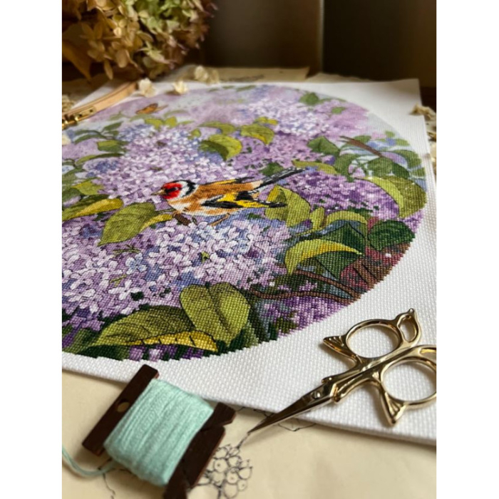 Set de brodat in cruciulita, Gradina de liliac, 34 х 35 cm [4]