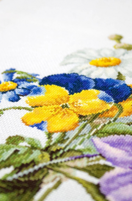 Set de brodat in cruciulita, Buchet de flori, 19x24.5 cm [4]